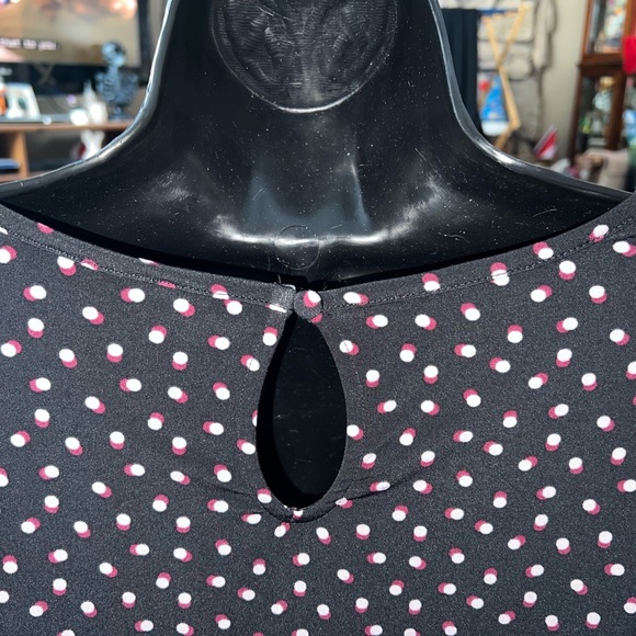 Tahari Boat Neck Balloon Sleeve Blouse - Picture 6 of 15